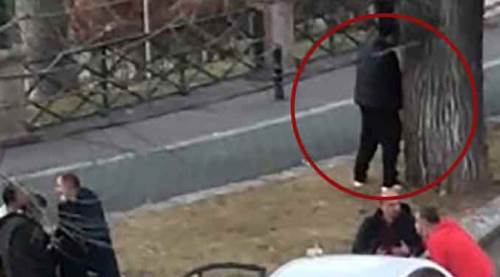 Eskişehir'de parkın ortasına tuvaletini yaptı!