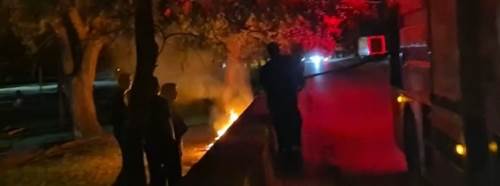 Eskişehir’de parkta şüpheli yangın: Alevler ağaçlara kadar yükseldi