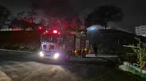 Eskişehir'de parkta tehlikeli hareket: Traktör lastiğini ateşe verdiler