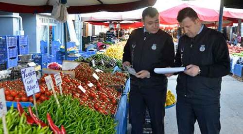 Eskişehir'de pazar yeri denetimleri sürüyor