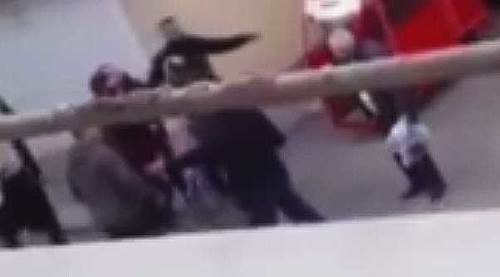 Eskişehir'de pazarcı ile vatandaş birbirine girdi: Kavga kamerada