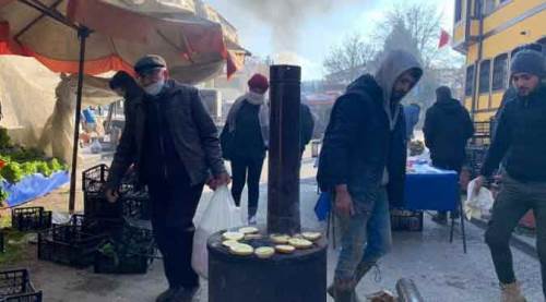 Eskişehir'de pazarın ortasında bunu yaptılar!