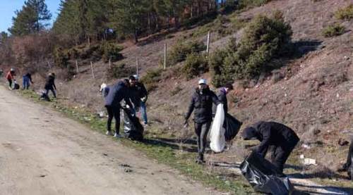 Eskişehir'de pes dedirten duyarsızlık: 2 saatte 30 çuval çöp!