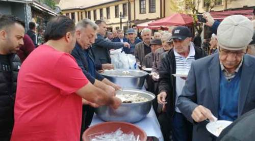 Eskişehir'de pilav dağıttılar