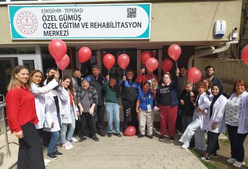 Eskişehir’de polis 25 özel çocuğa etkinlik düzenledi