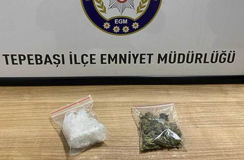 Eskişehir'de polis durdurdu: Uyuşturucular yakalandı!
