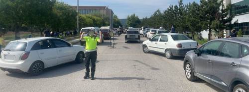 Eskişehir'de polis ekipleri 9 öğrenciyi sınava yetiştirdi