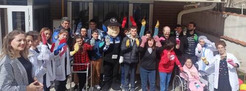 Eskişehir'de polis ekipleri down sendromlu öğrencilerle bir arada