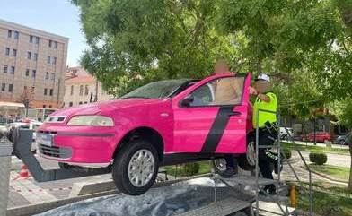 Eskişehir'de polis ekipleri emniyet kemerinin önemini anlattı