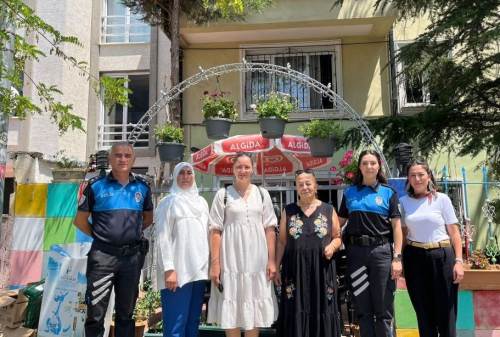 Eskişehir'de polis ekiplerinden sevgi dolu ziyaret