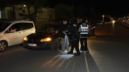 Eskişehir’de polis ekiplerinden sıkı uygulama: 289 kişi ve 114 araç kontrol edildi