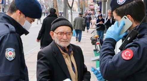 Eskişehir'de polisin durdurduğu vatandaşın yaşı şaşırttı!