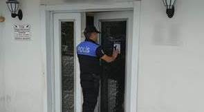 Eskişehir'de polisler hırsızlık tedbiri için bilgilendirdi