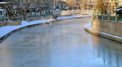 Eskişehir'de Porsuk çayı buz tuttu!