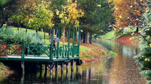Eskişehir'de Porsuk Çayı sonbaharın renklerine büründü 