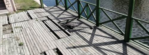 Eskişehir’de Porsuk iskelesi vandalların hedefi oldu!