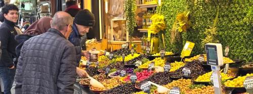 Eskişehir’de Ramazan alışverişi esnafın yüzünü güldürdü