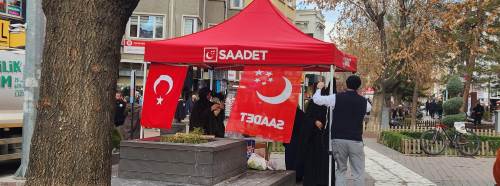 Eskişehir'de Saadet Partisi çadırları yoğun ilgi görüyor