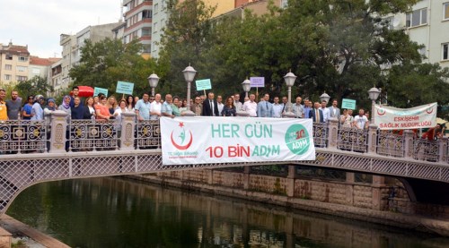 Eskişehir'de sağlıklı yaşam için yürüdüler