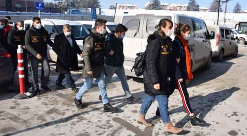 Eskişehir'de sahte şirket kurup, tam 87 kişiyi...