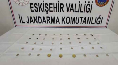 Eskişehir'de saman yüklü tırdan bakın ne çıktı!