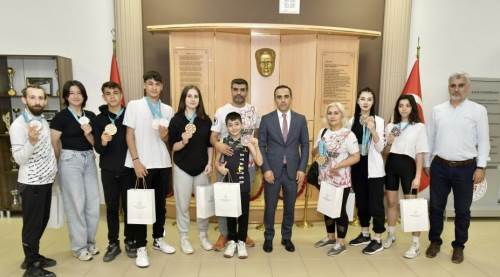 Eskişehir'de şampiyon sporculardan Osman Ercan’a ziyaret