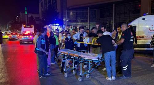 Eskişehir’de saniyeler içinde ortalık karıştı! Motosiklet yayalara daldı