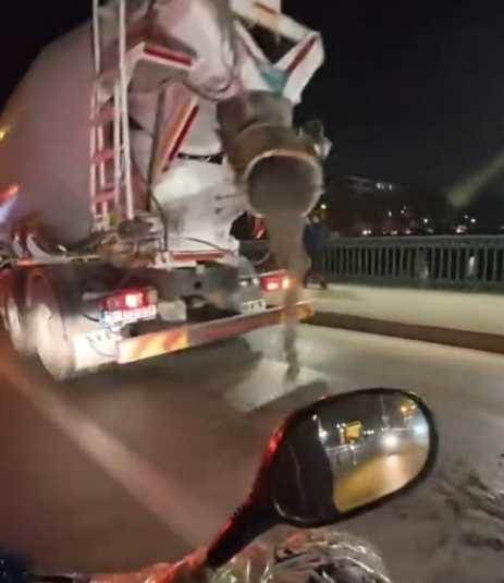 Eskişehir'de şaşkına çeviren anlar: Yola beton dökerek ilerledi...