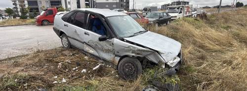 Eskişehir’de satılmayı bekleyen otomobili hurdaya çevirip kaçtılar!