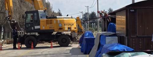 Eskişehir’de Sazova Parkı’nda ağaç düzenleme çalışmaları devam ediyor