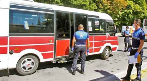 Eskişehir'de şehir içi çalışan minibüslerde...