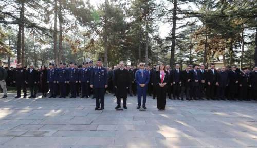 Eskişehir'de şehitlerimiz kabri başında dualarla anıldı