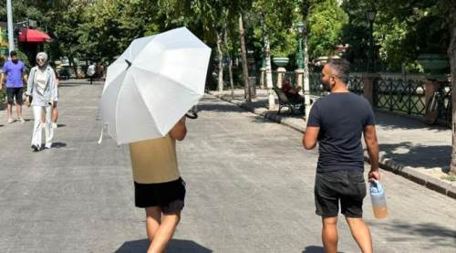 Eskişehir'de şemsiyeler elden düşmüyor