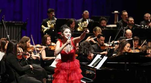 Eskişehir'de Senfoni Orkestrası ve Karsu'dan muhteşem konser!