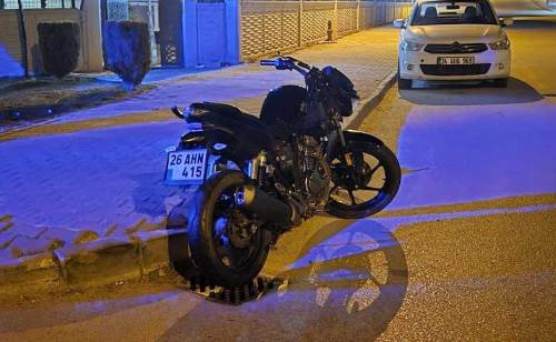 Eskişehir’de servis aracıyla çarpışan motosiklette 2 kişi yaralandı