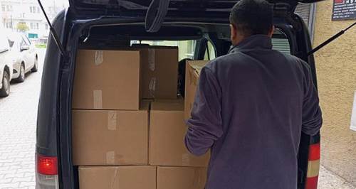 Eskişehir'de sevindiren koliler: Tek tek dağıtıldı!