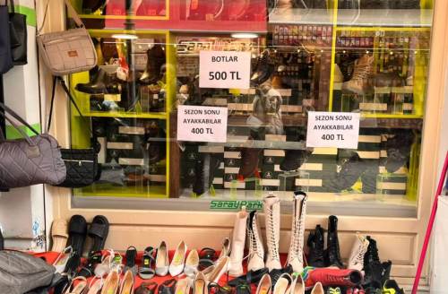 Eskişehir’de sezon sonu ayakkabılar 400 liradan satışta