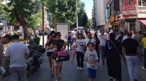 Eskişehir'de sıcak havanın tadını böyle çıkardılar 