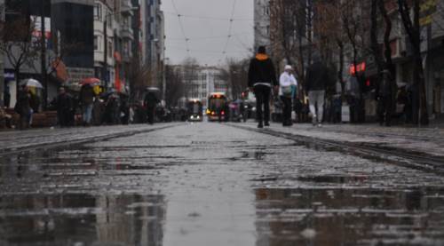 Eskişehir’de sıcaklara alışamadan ‘sarı alarm’