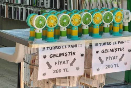 Eskişehir’de sıcaklarla mücadelede şarjlı el fanları popülerleşti
