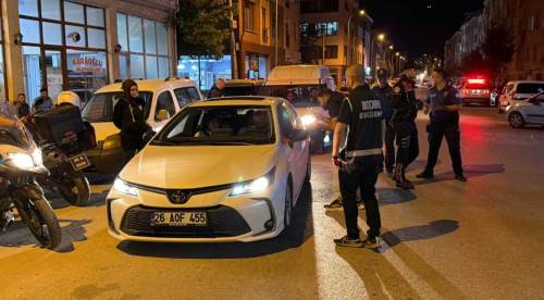 Eskişehir’de sıkı denetim: Yüzlerce kişi kontrol edildi