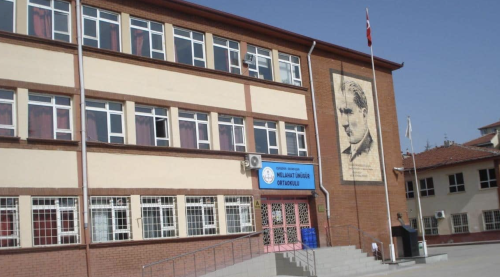 Eskişehir'de sınıf arkadaşlarını makasla tehdit etti iddiası: Yönetimden açıklama geldi