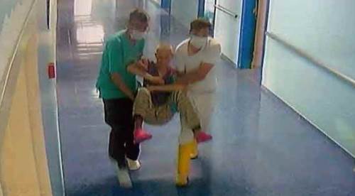 Eskişehir'de skandal görüntüler: Engelli vatandaşı darp edip...