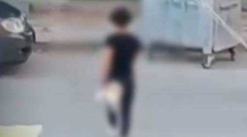 Eskişehir'de sokak ortasında köpeğine bakın neler yaptı...