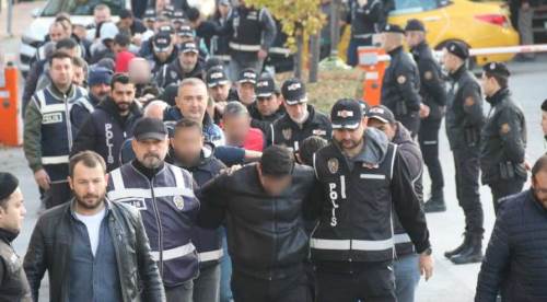 Eskişehir'de suç örgütü çökertildi, çok sayıda silah bulundu