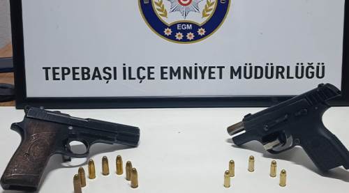 Eskişehir'de şüpheli kişi durduruldu, üzerinden çıkanlar...