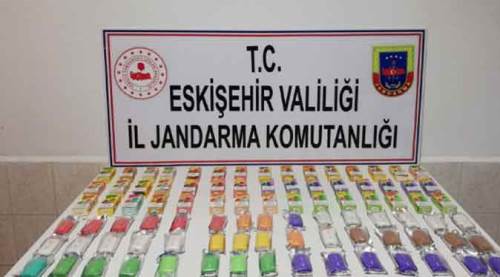  Eskişehir'de şüpheli şahsın aracına kaçak sigara operasyonu!