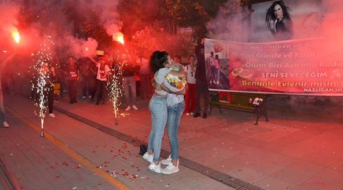 Eskişehir'de sürpriz evlenme teklifi...