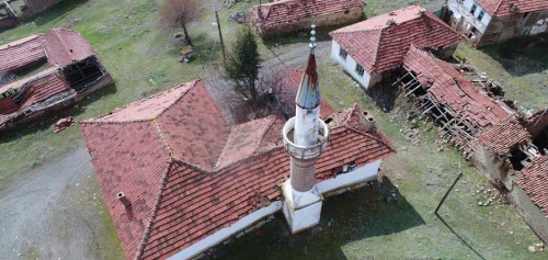 Eskişehir'de tarihi cami cemaatsiz kaldı!