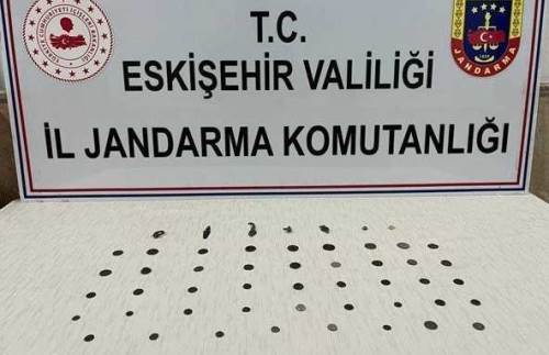 Eskişehir'de tarihi eserleri satmak için müşteri ararken... 